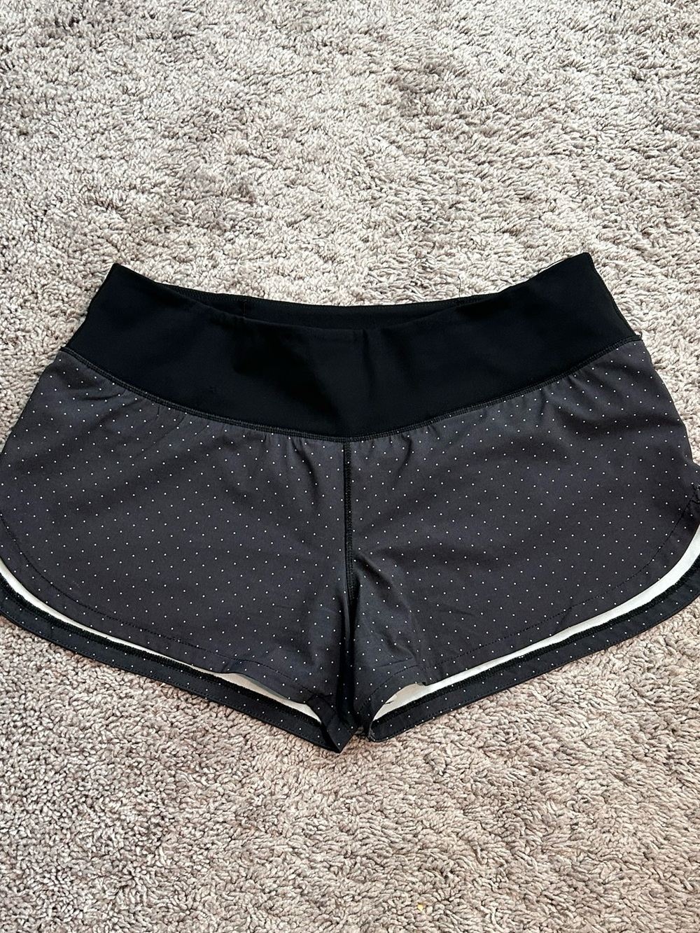 Vuori Women’s Black Performance Running Shorts Small